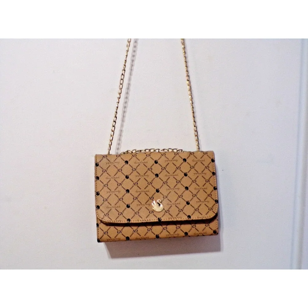 Gloria Vanderbilt Signature Crossbody Gold Chain Snap Closurer Brn & Blk Purse